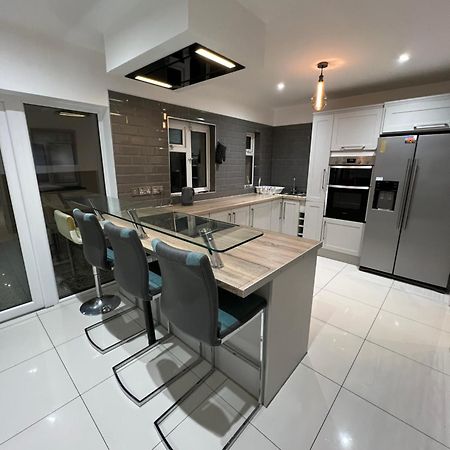 Lovely Dublin Home - Just 15 Mins To City Centre エクステリア 写真